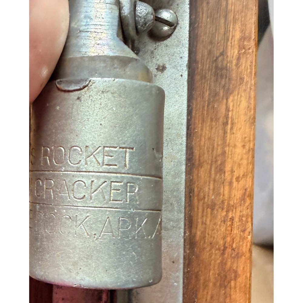 Vintage Reed's Rocket Pecan Cracker Manual Lever Nutcracker Wood Little Rock - Picture 9 of 9